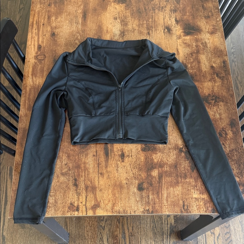 SHEIN Black Cropped Zip-Up athletic Jacket